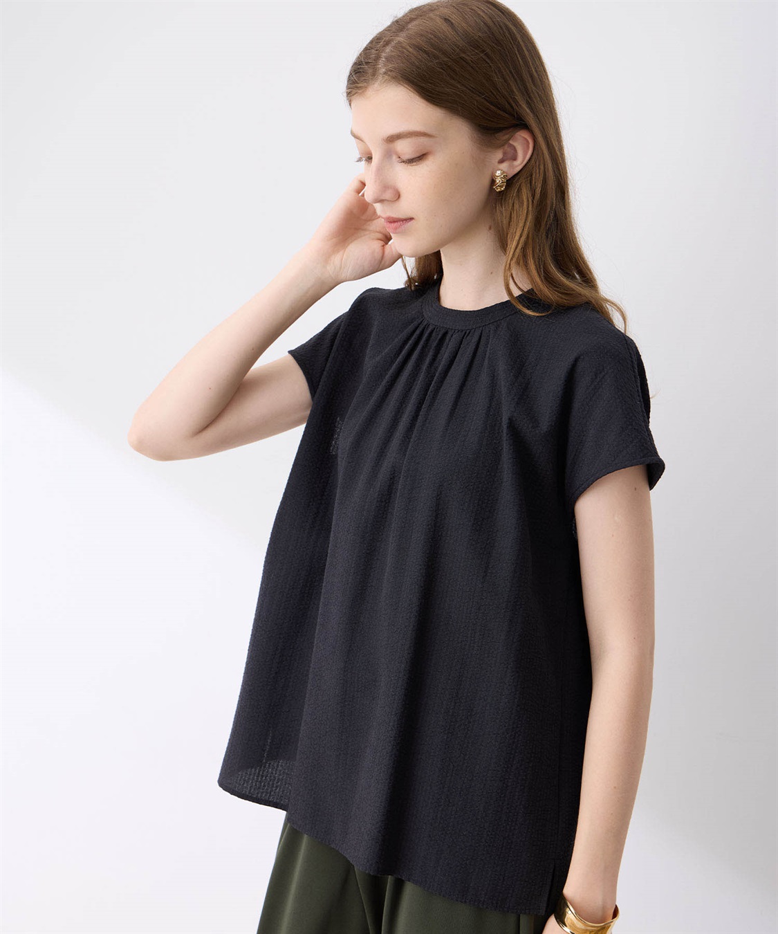 ギャザーネックサッカーブラウス LE SOUK HOLIDAY｜クロスプラス公式