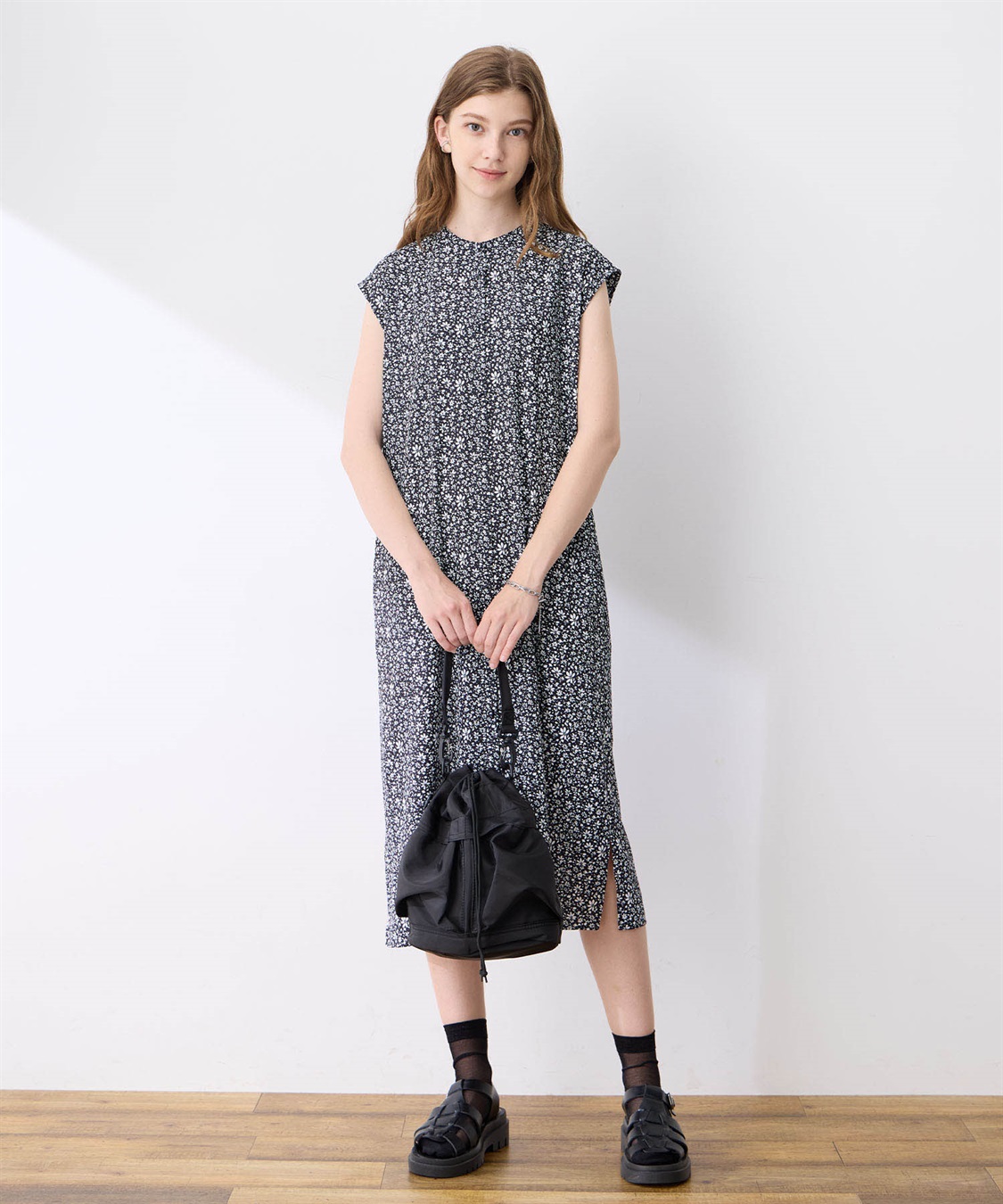 小花柄スリットワンピース LE SOUK HOLIDAY｜クロスプラス公式通販サイト