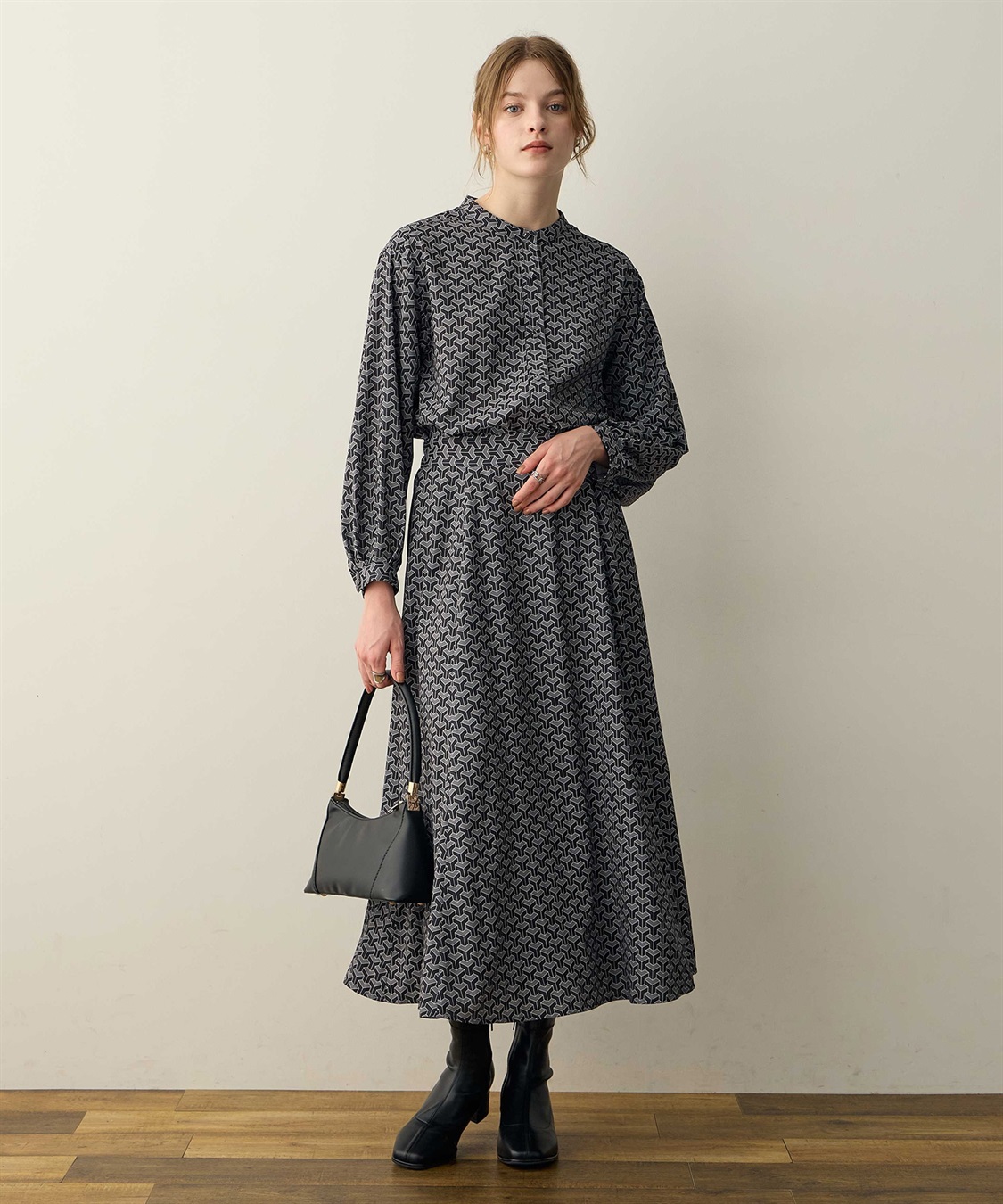 LE SOUK HOLIDAY 幾何学プリントバンドカラーブラウス_sub_10