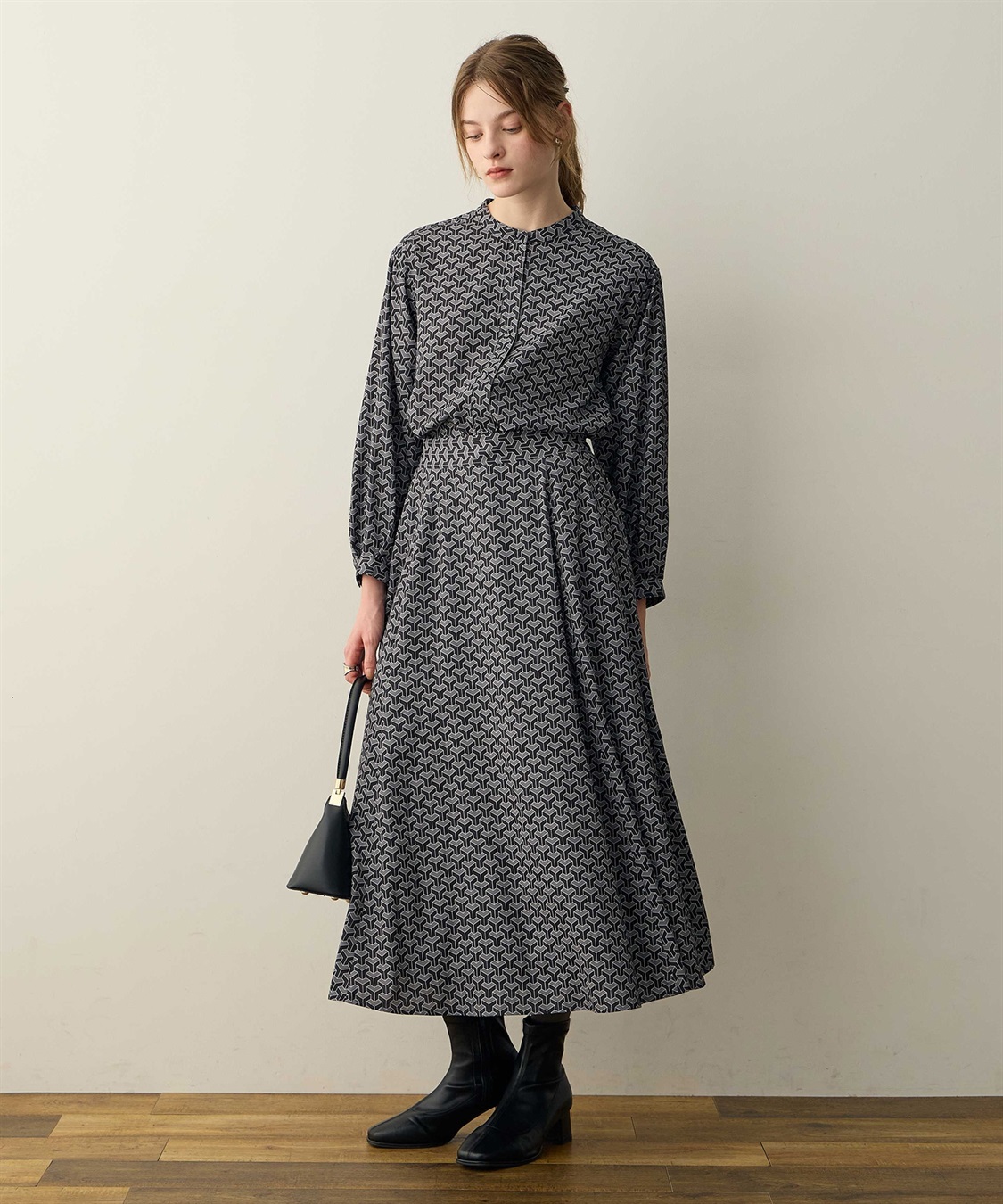 LE SOUK HOLIDAY 幾何学プリントバンドカラーブラウス_sub_11