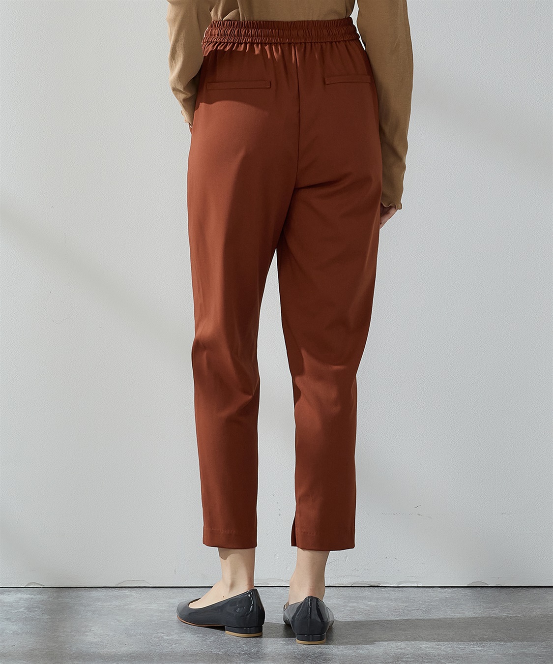 STERNBERG/2タックテーパードパンツ STERNBERG（スタンバーグ）の「STERNBERG/2タックテーパード