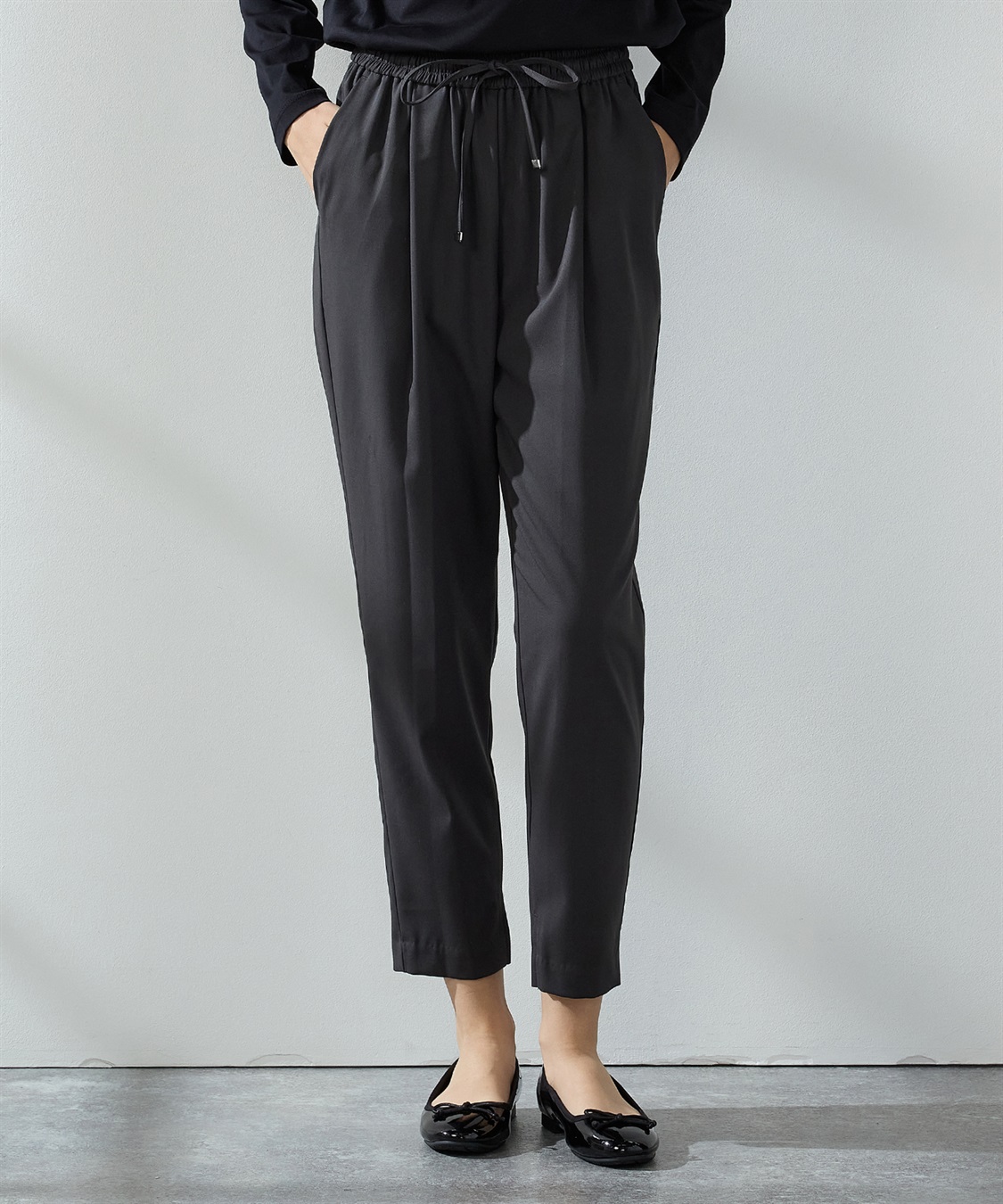 CRONOS ブラック テーパードパンツ　Lサイズ　新品タグ付き CRONOS ブラック テーパードパンツ Lサイズ 新品タグ付き