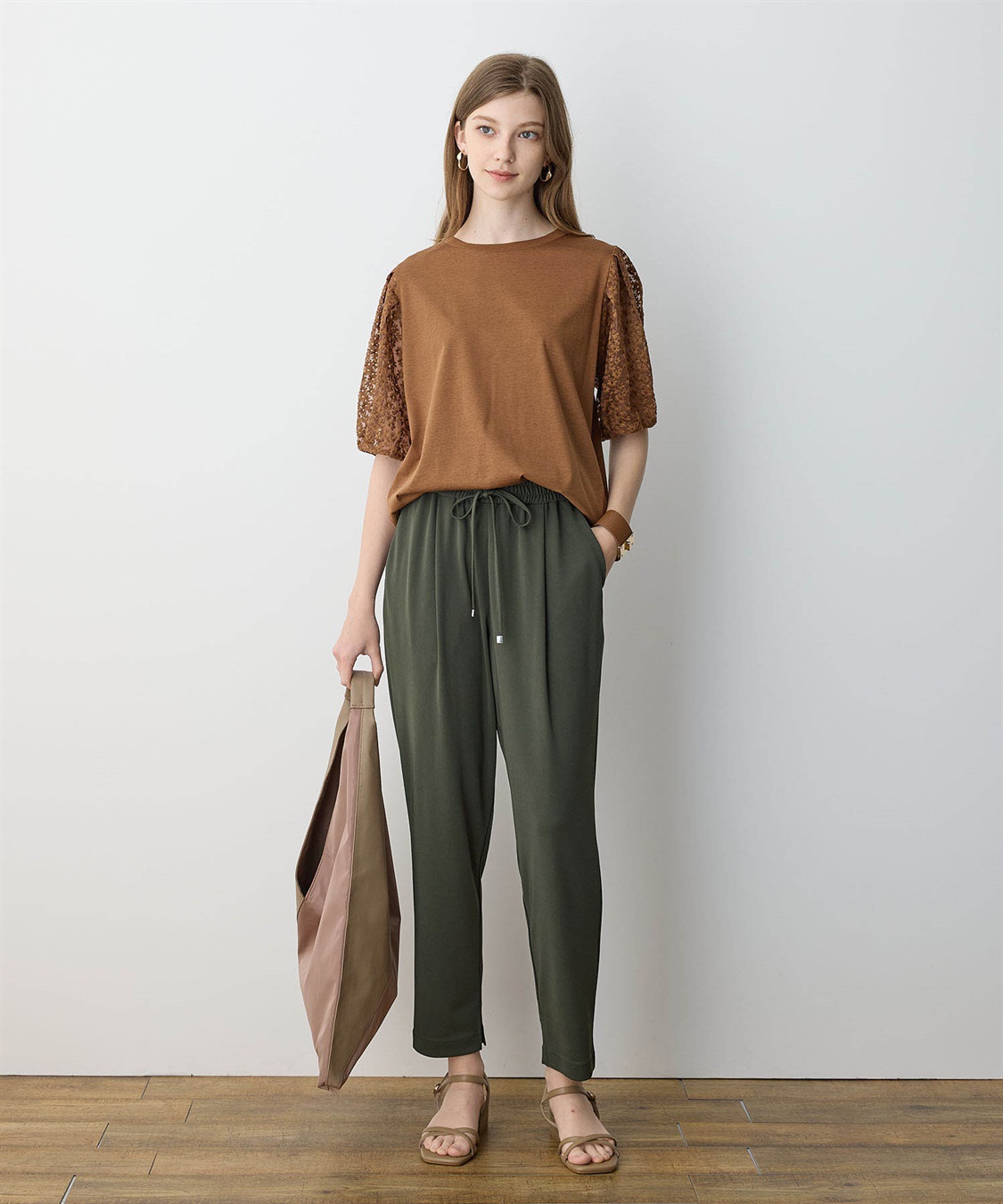 LE SOUK HOLIDAY 【イージーエレガンス】ストレッチタックテーパードパンツ【接触冷感・ウエストゴム・カットソー素材】_sub_10