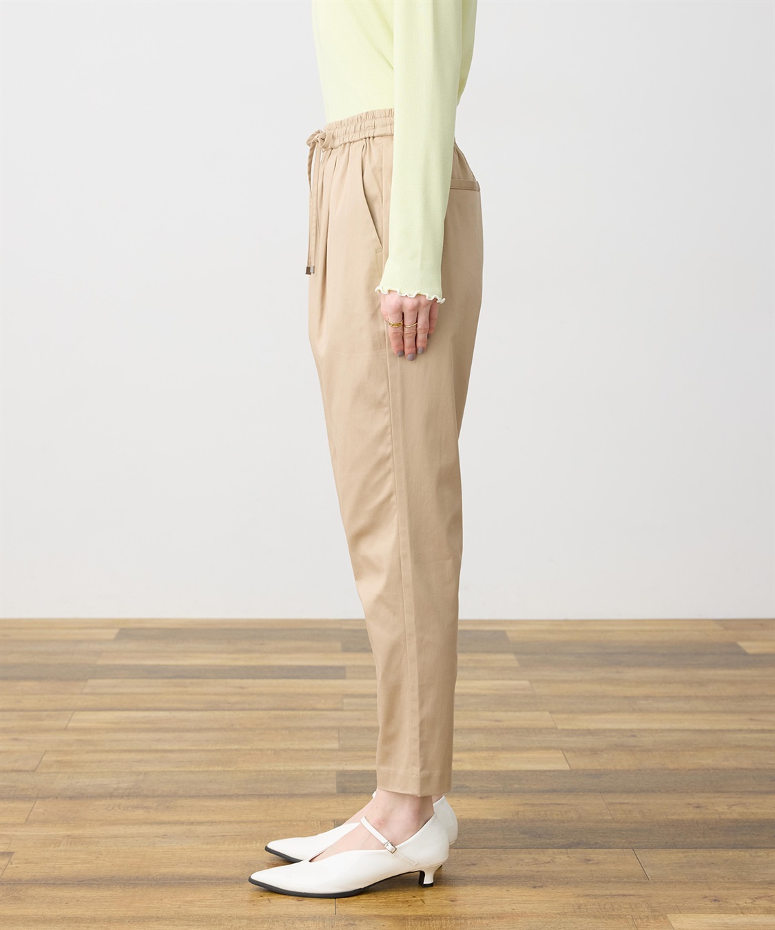 LE SOUK HOLIDAY ストレッチタックテーパードパンツ【ウエストゴム・サスティナブル素材】_sub_1