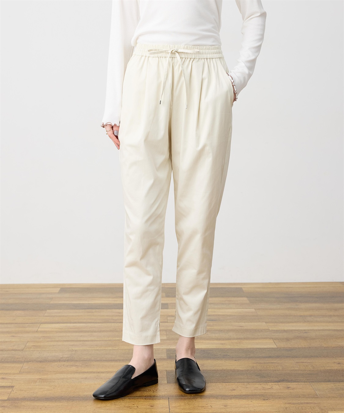 LE SOUK HOLIDAY ストレッチタックテーパードパンツ【ウエストゴム・サスティナブル素材】_sub_6