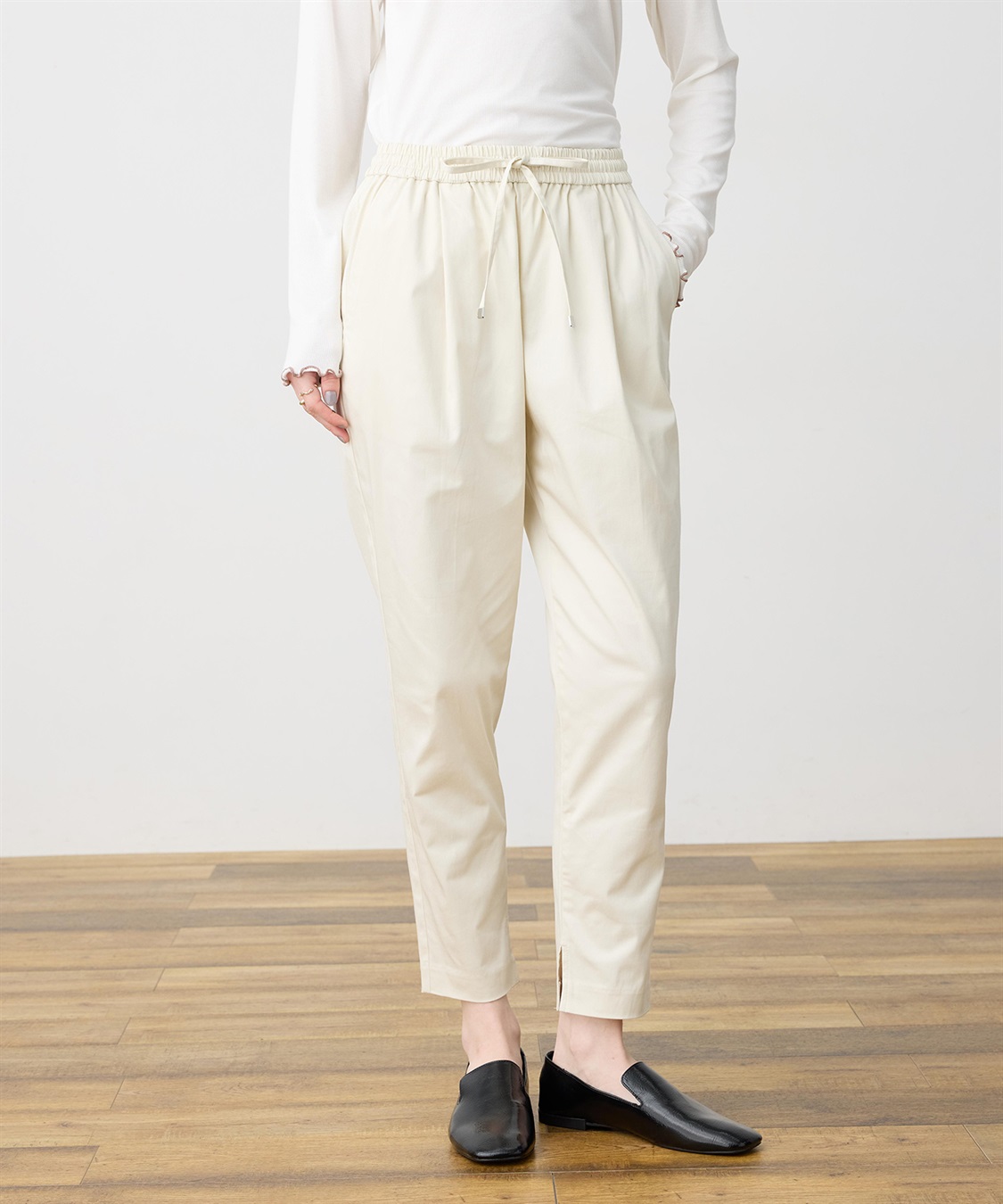 LE SOUK HOLIDAY ストレッチタックテーパードパンツ【ウエストゴム・サスティナブル素材】_sub_7