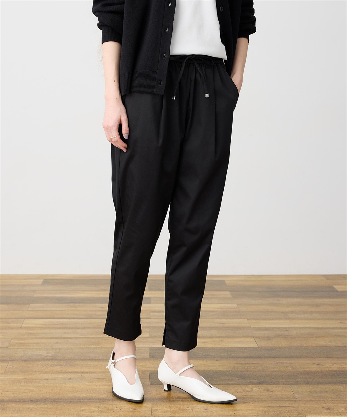 LE SOUK HOLIDAY ストレッチタックテーパードパンツ【ウエストゴム・サスティナブル素材】_sub_9