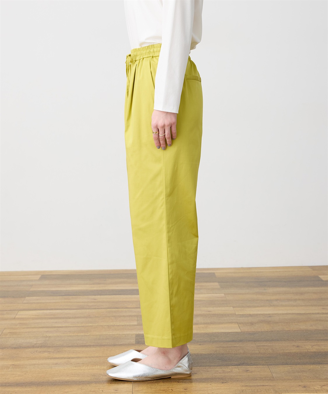 LE SOUK HOLIDAY ストレッチタックワイドパンツ【ウエストゴム・サスティナブル素材】_sub_2