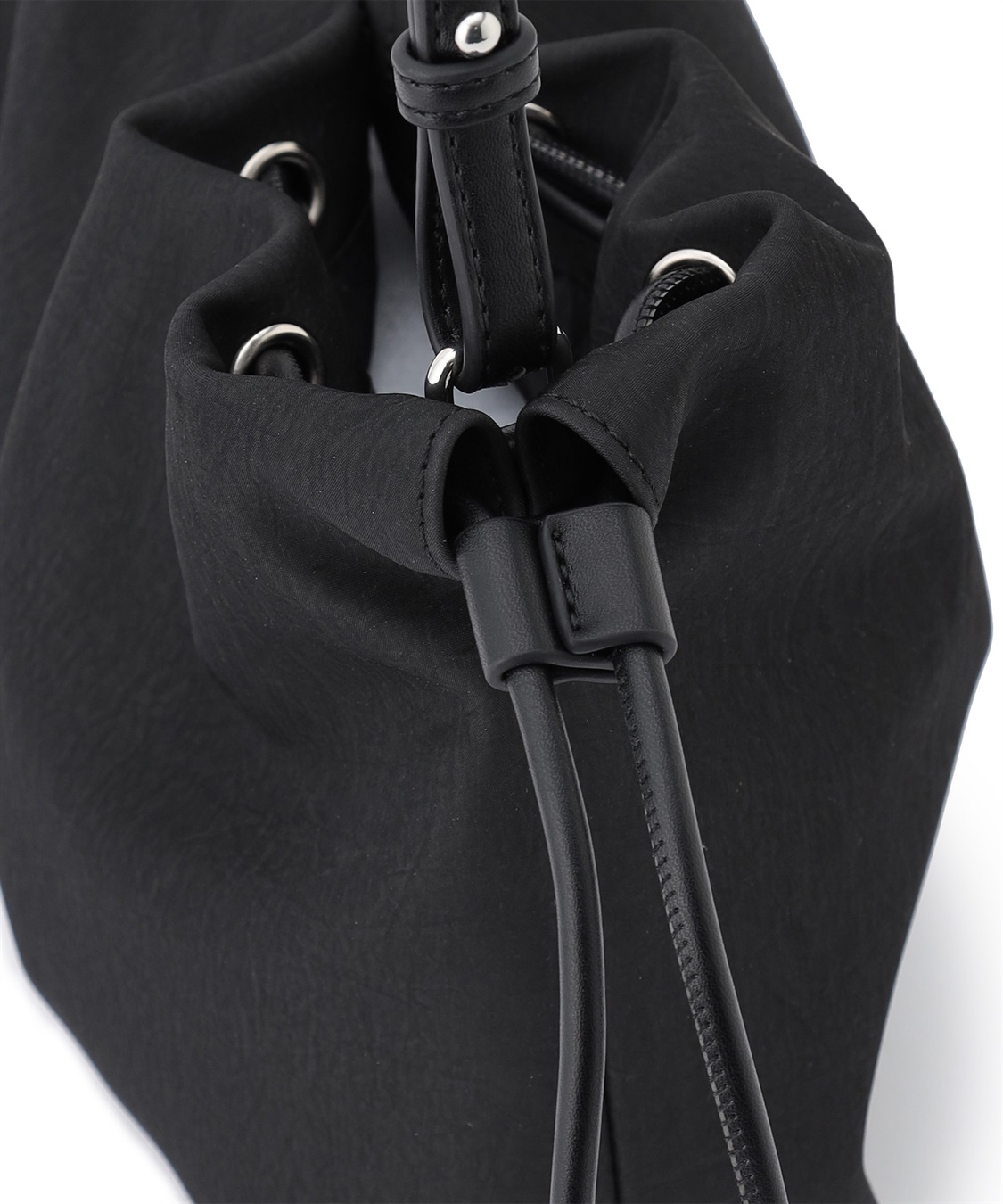 JILLSTUART★CITY ESSENTIAL ブラックナイロンミニクロスバッグ JILLSTUART☆CITY ESSENTIAL ブラックナイロンミニクロスバッグ