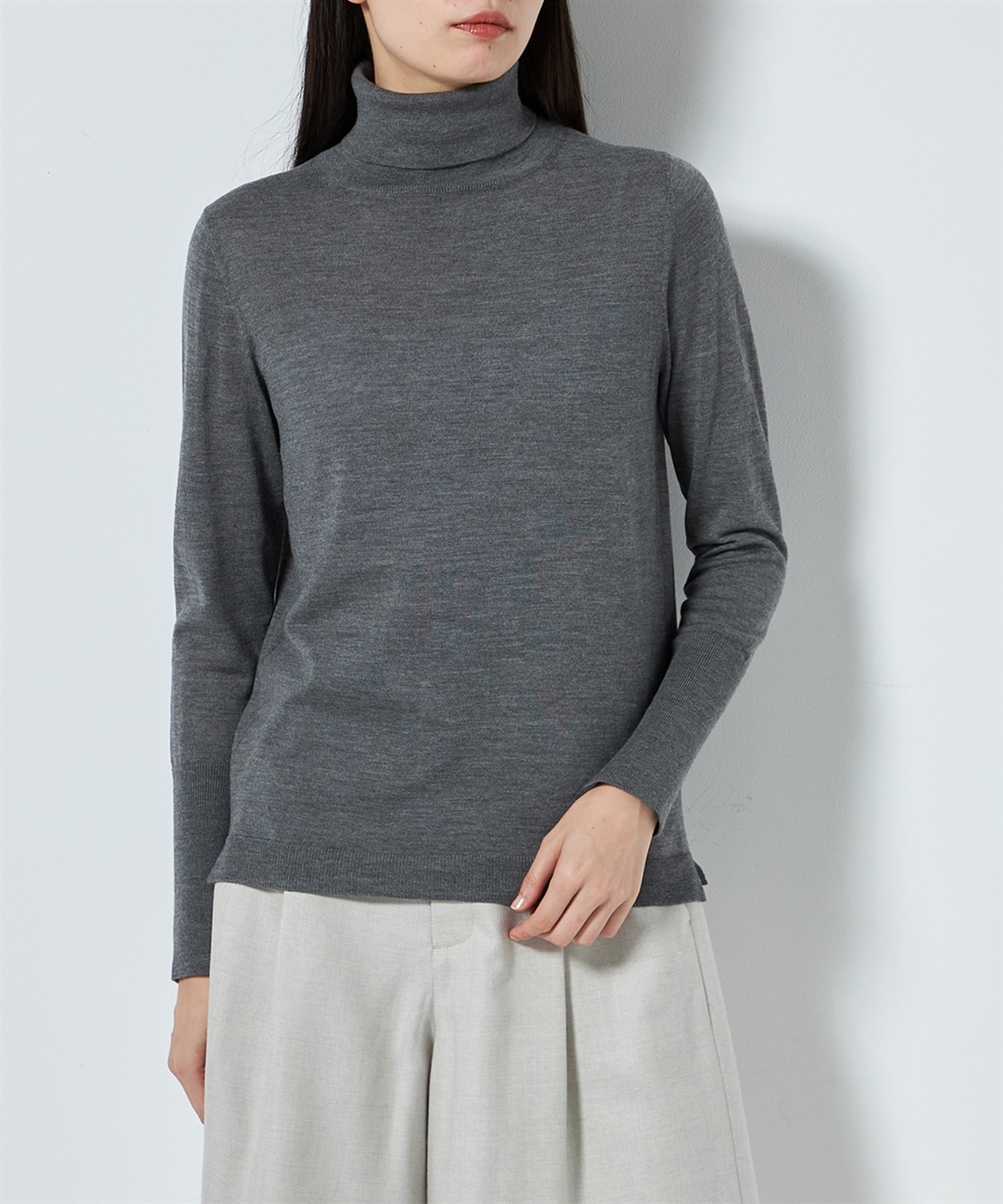 キャッシュウールタートルネックトップス 49AV JUNKO SHIMADA