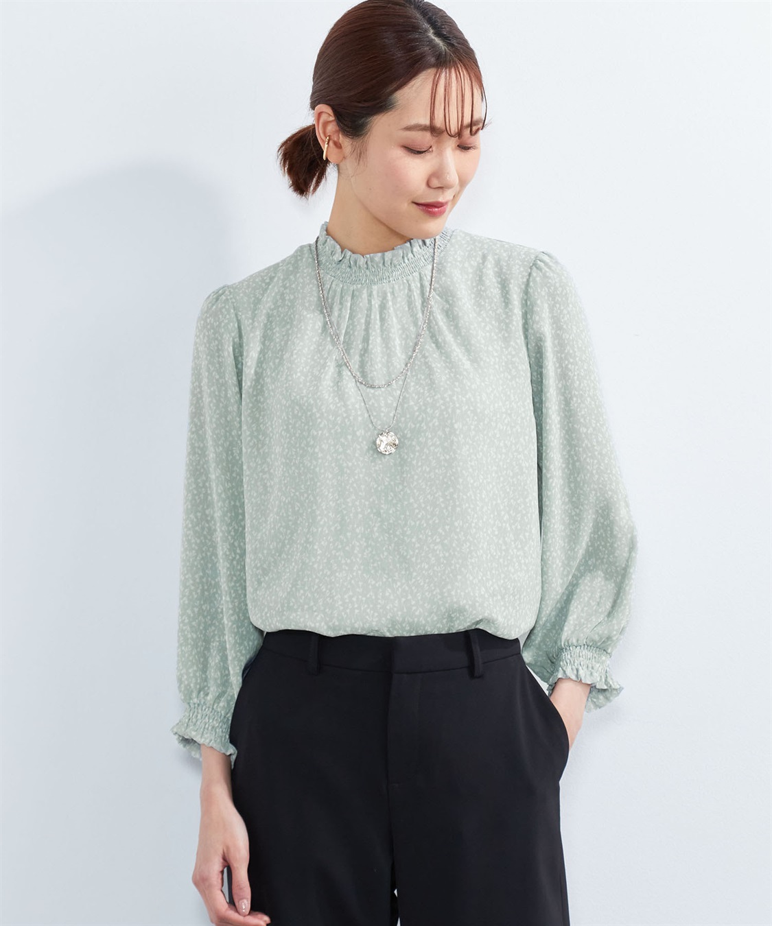小花柄シャーリングTブラウス A/C DESIGN BY ALPHA CUBIC