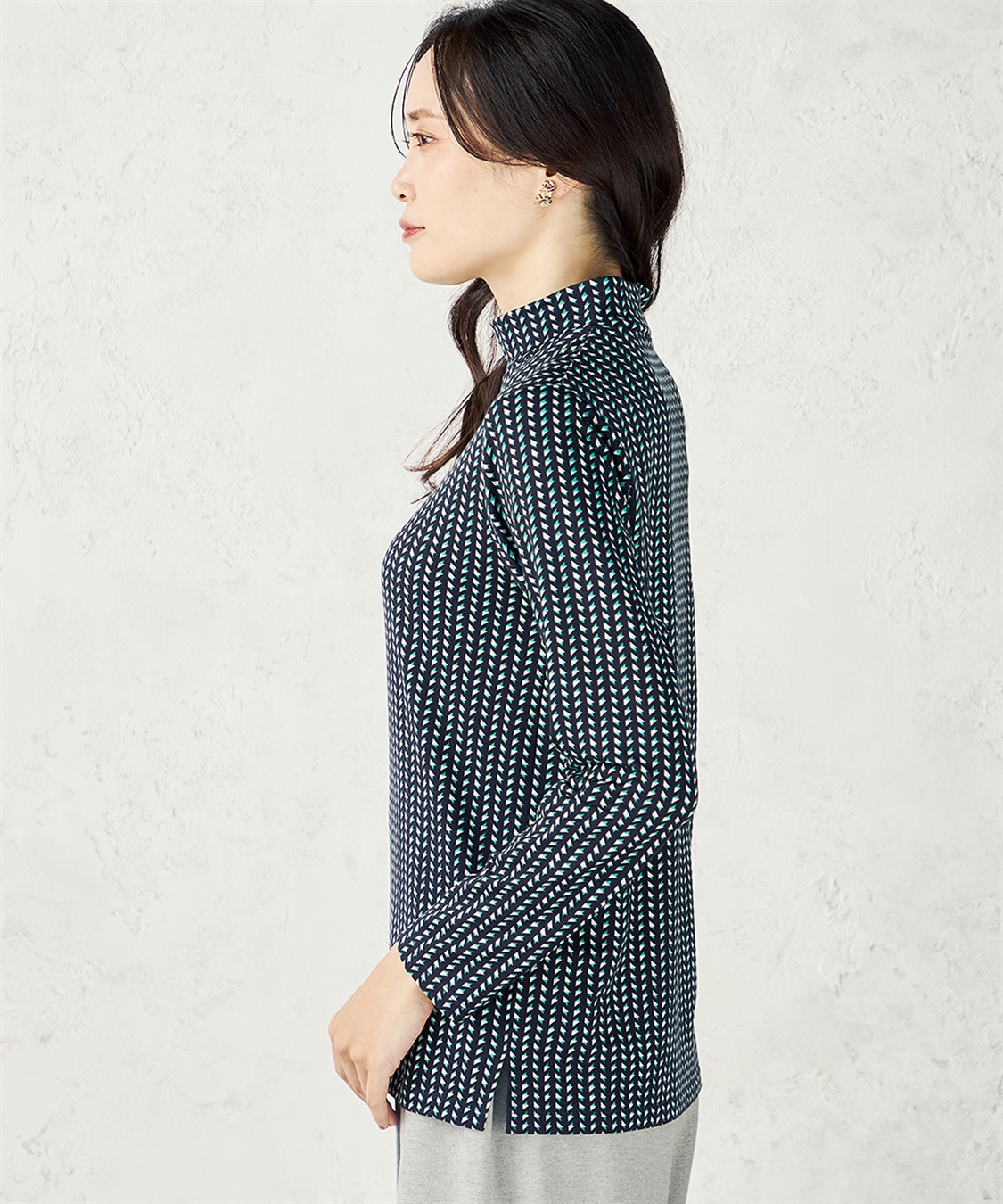 アルチビオ 肩フリルハイネックプルオーバー 白 36 nukhoric_10135