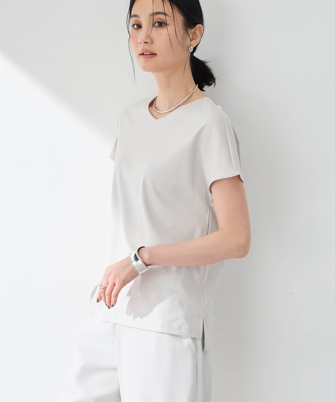 フレンチVネックTシャツ【すごツヤ・UVカット・接触冷感】 A/C