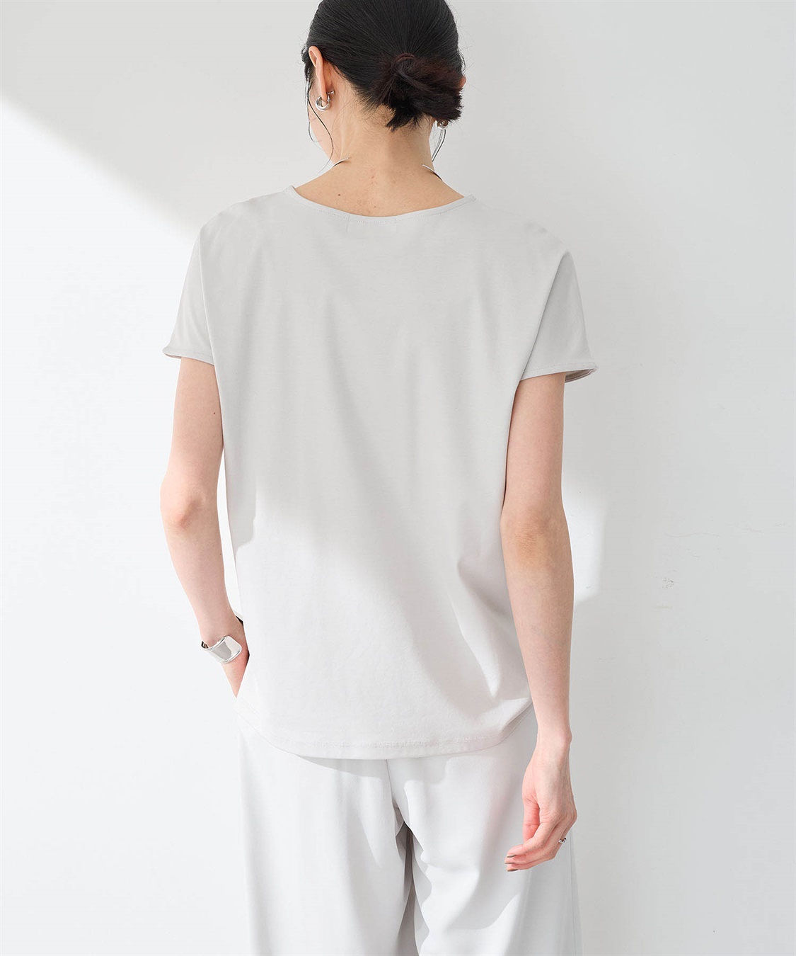 A/C DESIGN BY ALPHA CUBIC フレンチVネックTシャツ【すごツヤ・UVカット・接触冷感】_sub_9