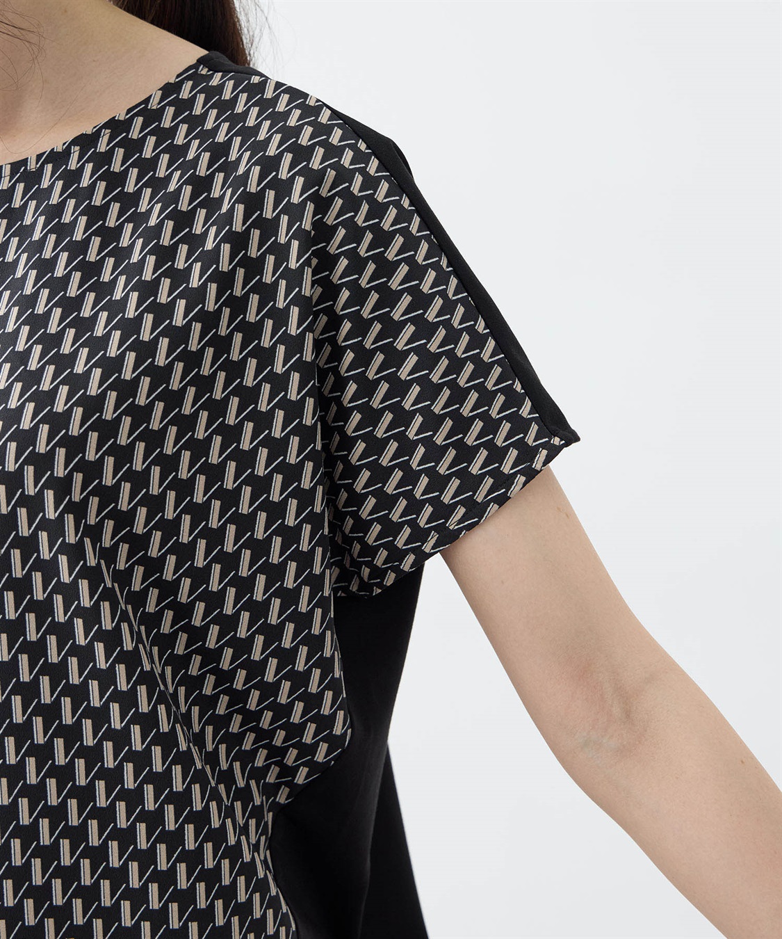 A/C DESIGN BY ALPHA CUBIC プリントドルマンプルオーバー【接触冷感・UVカット】_sub_14