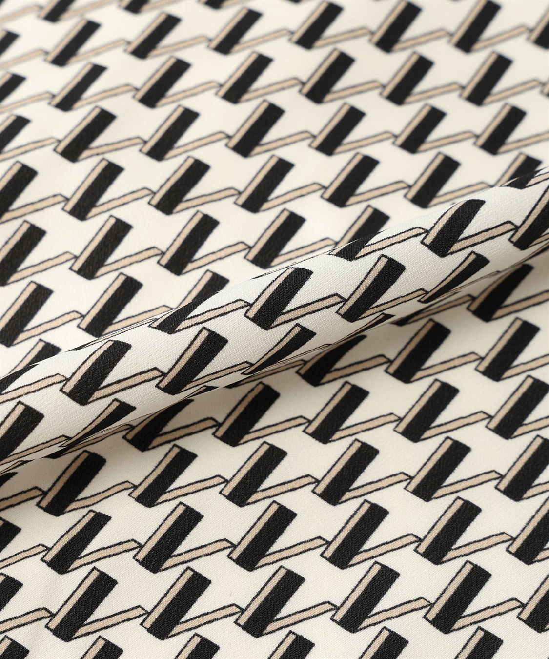 A/C DESIGN BY ALPHA CUBIC プリントドルマンプルオーバー【接触冷感・UVカット】_sub_23