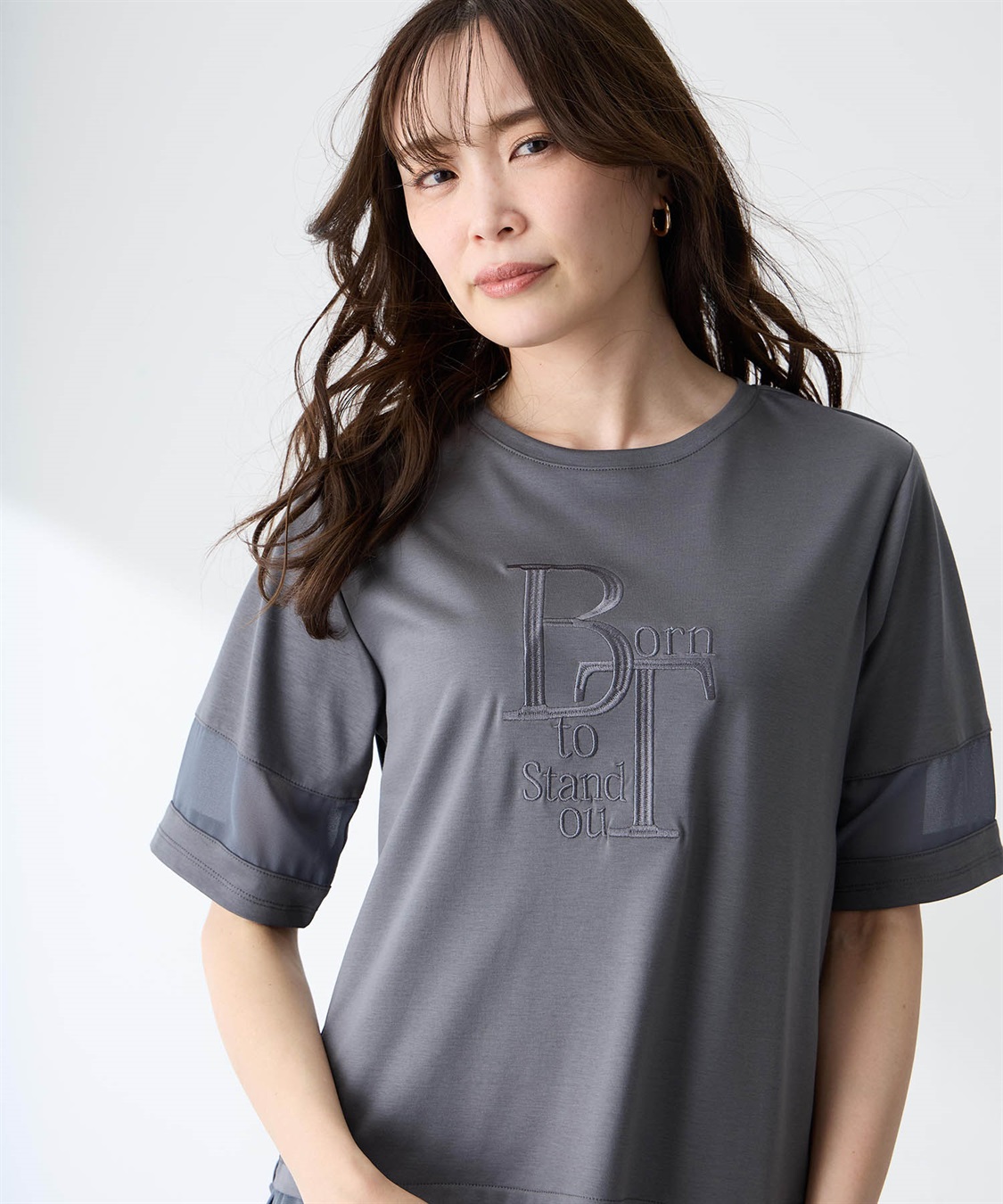 A/C DESIGN BY ALPHA CUBIC シアー切り替えレイヤード風刺しゅうTシャツ【すごツヤ】_sub_4