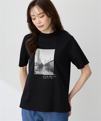 A/C DESIGN BY ALPHA CUBIC 【ALCOLLAGEプリント】フォトプリントモックネックＴシャツ【すごツヤ・UVカット・接触冷感】_subthumb_5