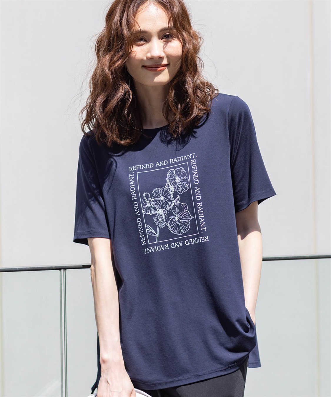 フラワーイラストプリントTシャツ【ひやツヤ・UVカット・接触冷感】 A