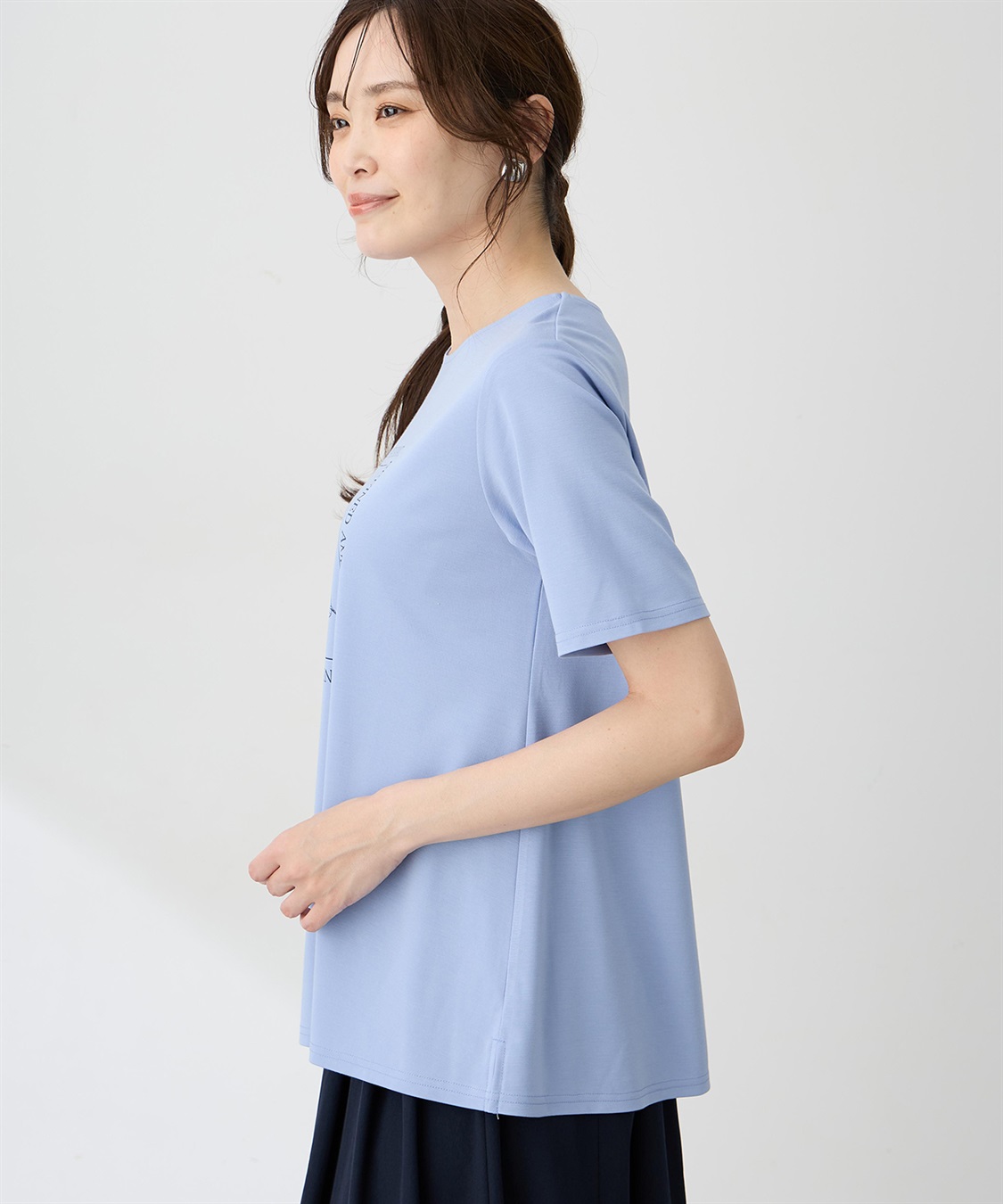 A/C DESIGN BY ALPHA CUBIC フラワーイラストプリントＴシャツ【ひやツヤ・UVカット・接触冷感】_sub_3