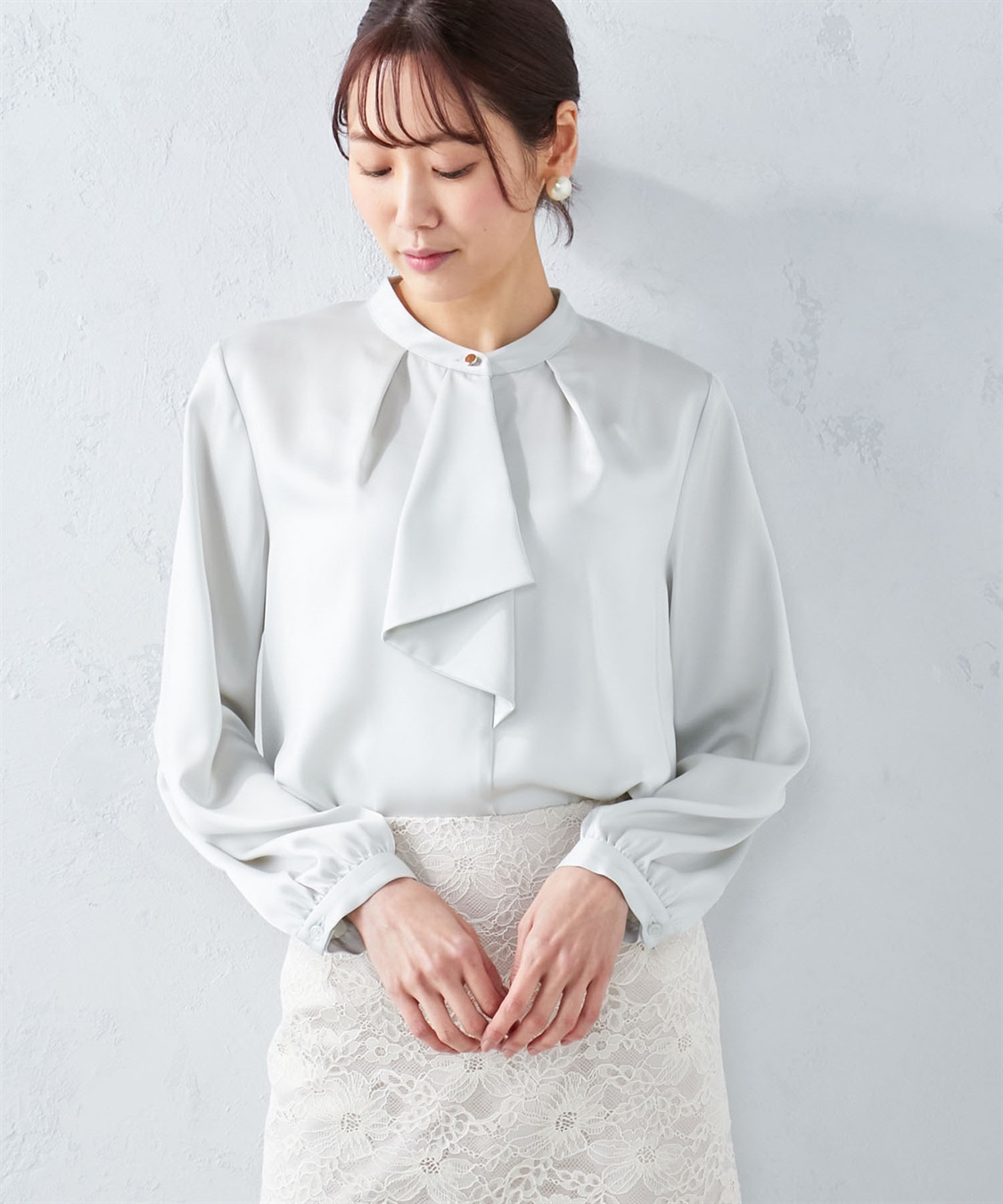 サテンボウタイブラウス A/C DESIGN BY ALPHA CUBIC｜クロス