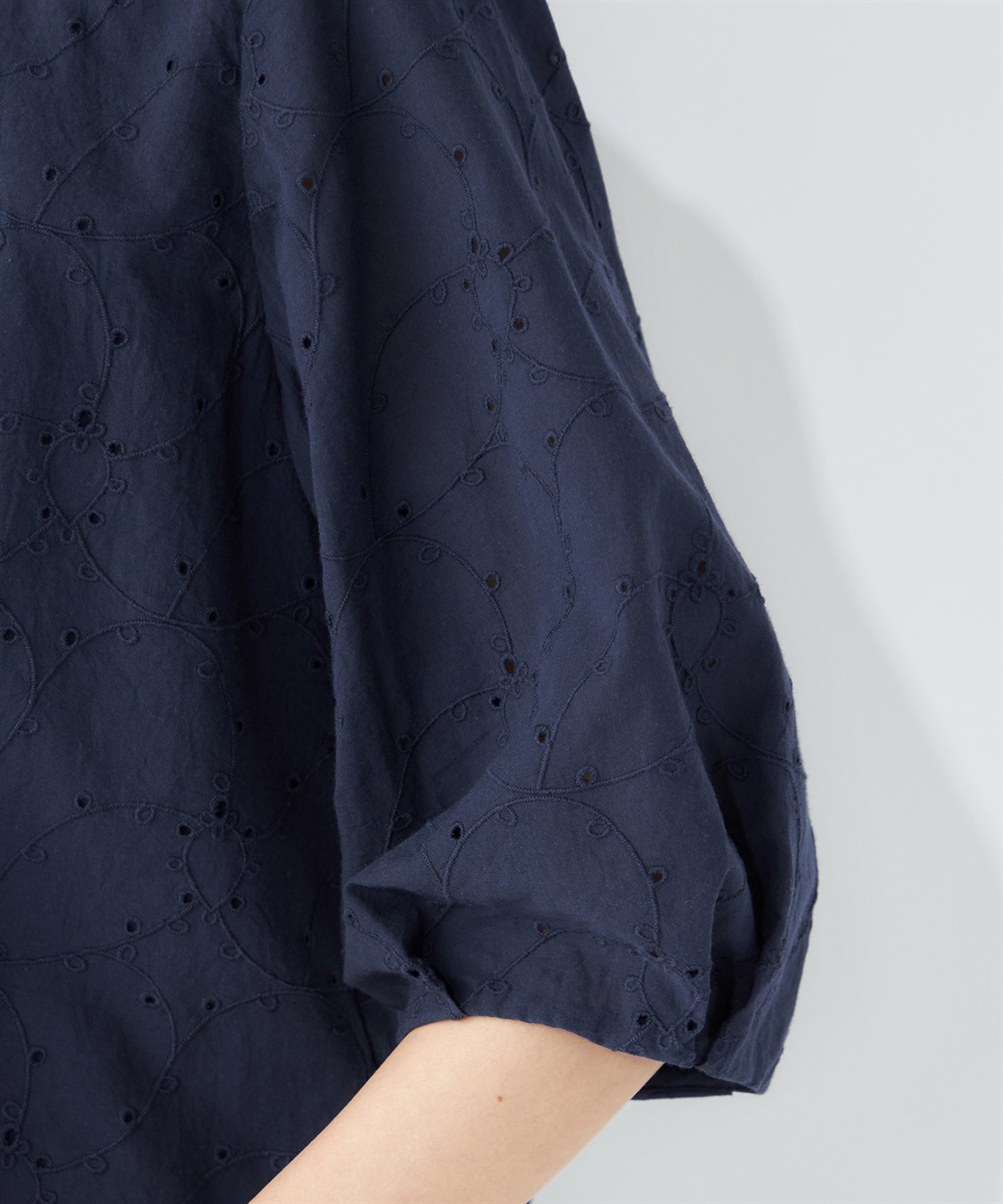 A/C DESIGN BY ALPHA CUBIC 刺しゅうブラウス_sub_5