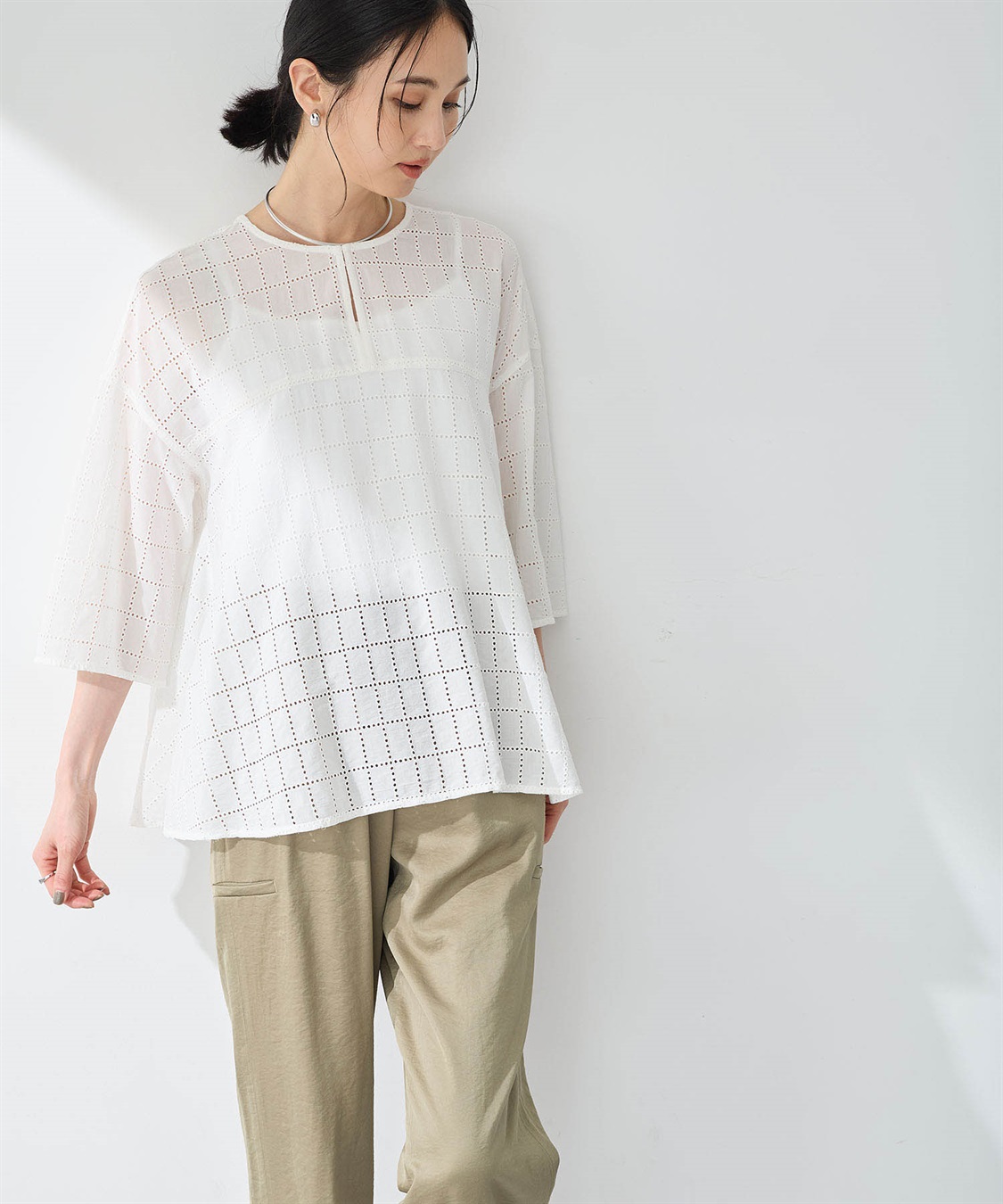 A/C DESIGN BY ALPHA CUBIC スクエア刺しゅうブラウス_sub_5