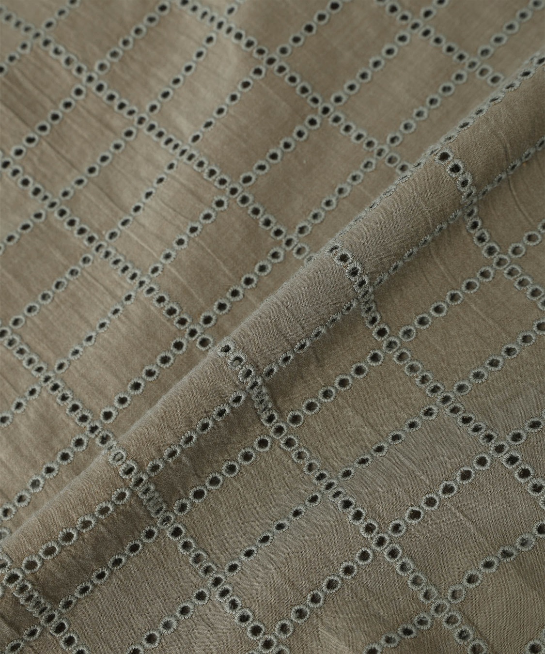 A/C DESIGN BY ALPHA CUBIC スクエア刺しゅうブラウス_sub_24