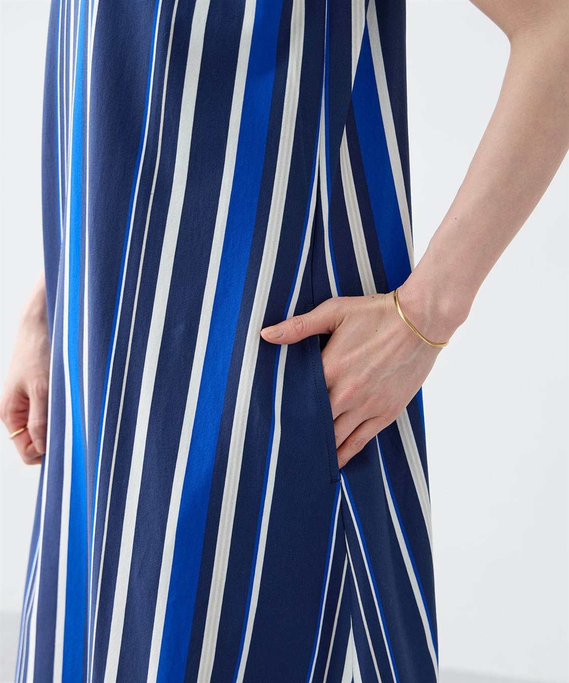 A/C DESIGN BY ALPHA CUBIC マルチストライプワンピース【接触冷感・UVカット】_sub_15