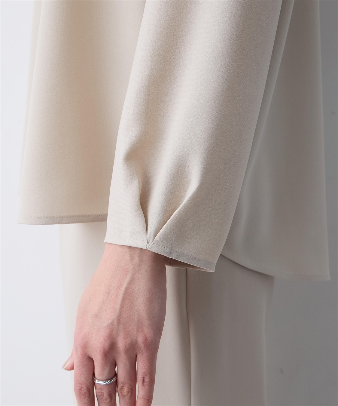 A/C DESIGN BY ALPHA CUBIC ストレッチジョーゼットタックブラウス【接触冷感・UVカット・吸水速乾・セットアップ対応】_sub_18