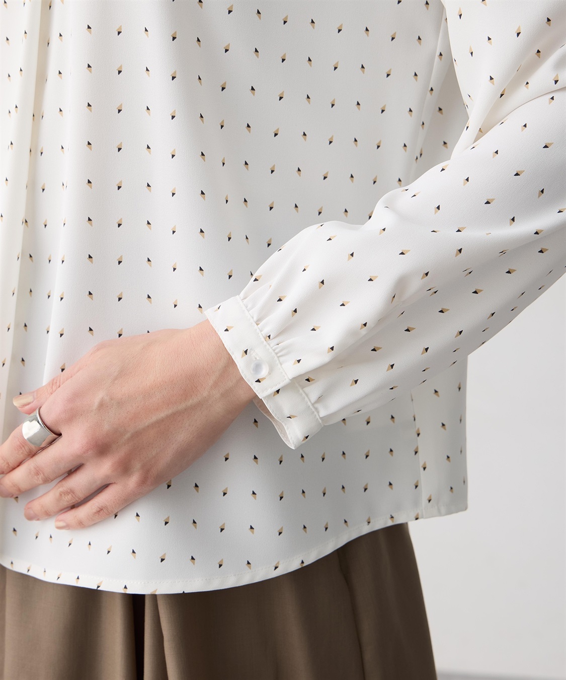 A/C DESIGN BY ALPHA CUBIC 幾何プリントジョーゼットブラウス_sub_20