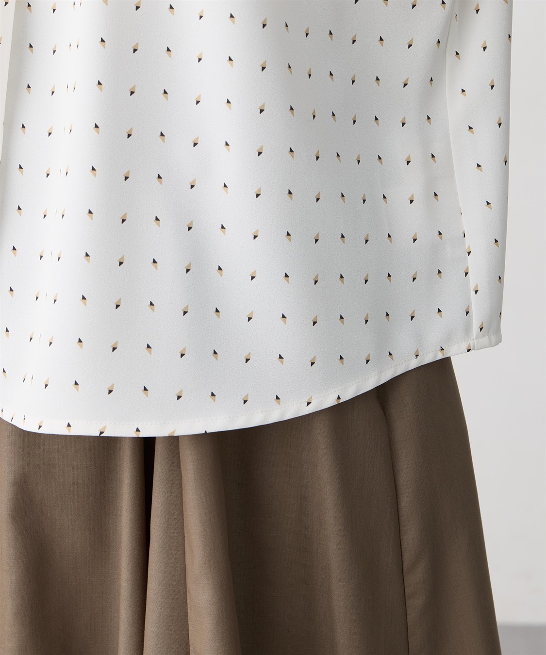 A/C DESIGN BY ALPHA CUBIC 幾何プリントジョーゼットブラウス_sub_21