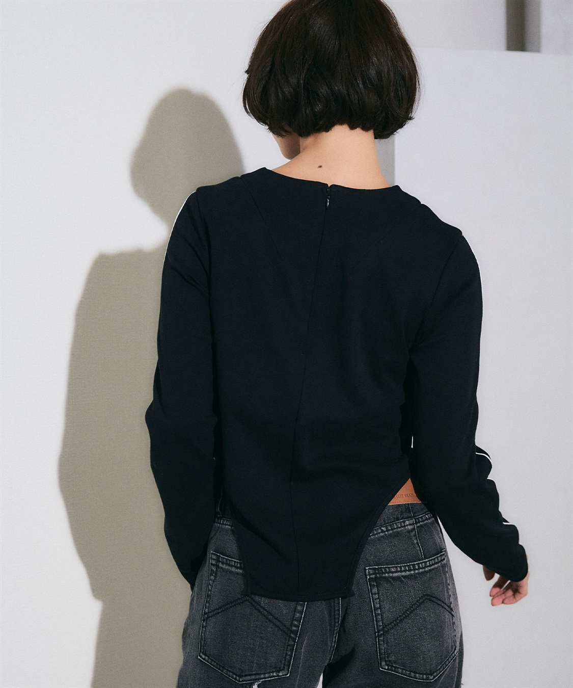 ショルダージップスリットトップス ELLEgirl｜クロスプラス公式通販サイト