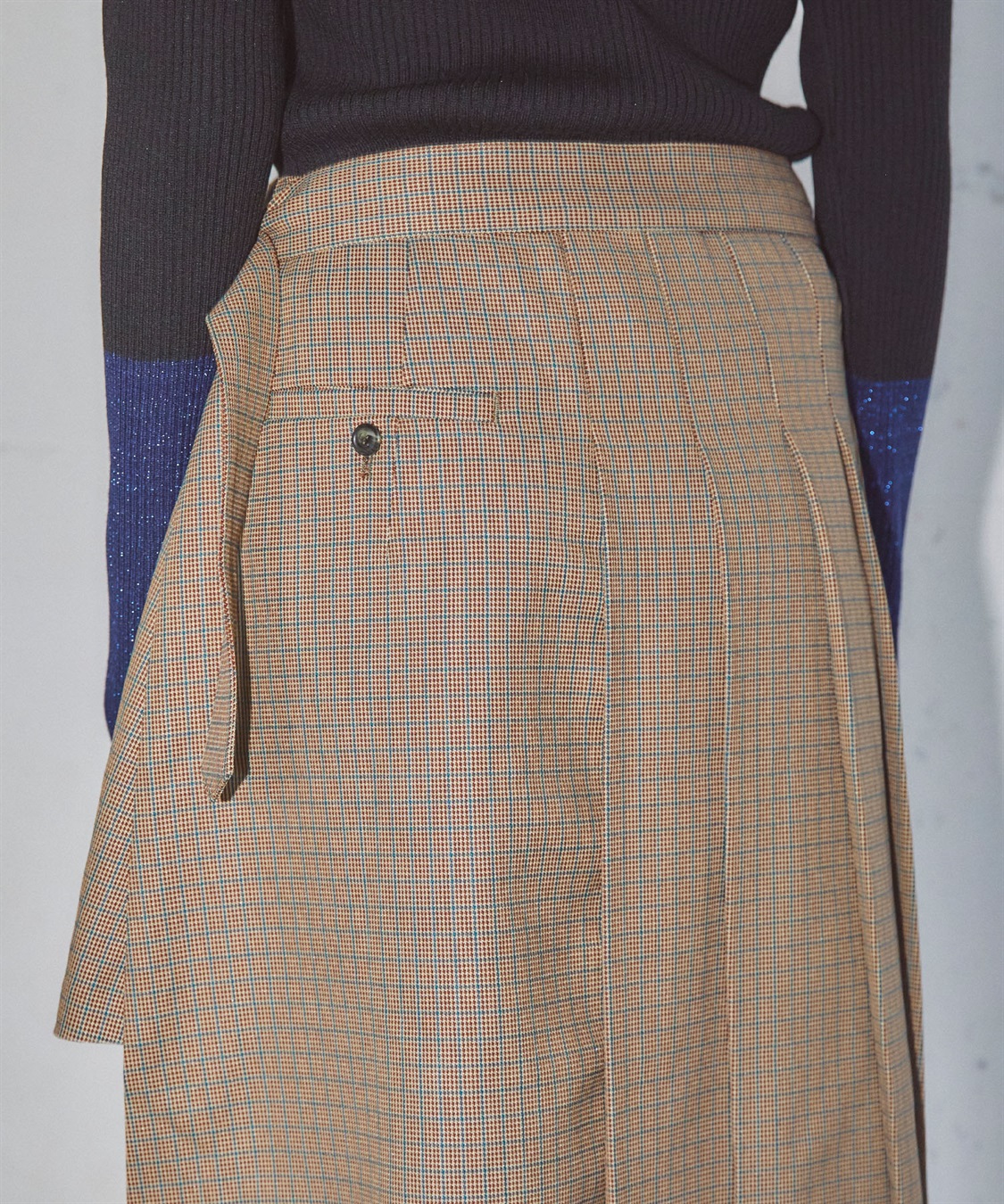 ELLEgirl アシメトリーラッププリーツスカート_sub_23