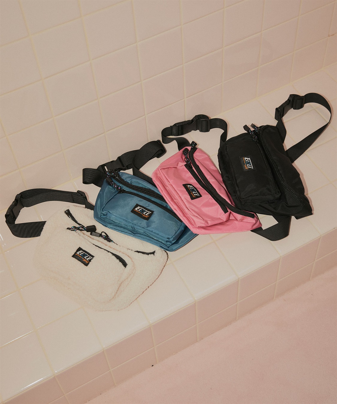 ボアロゴウエストポーチ ELLEgirl｜クロスプラス公式通販サイト