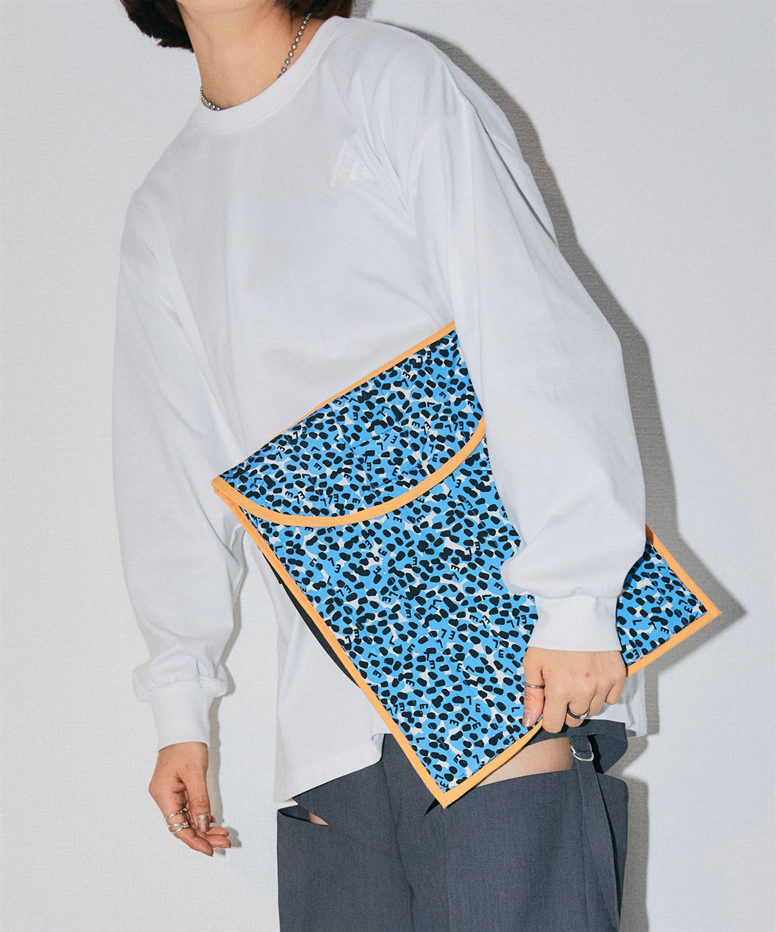 ELLEgirl ショルダーストラップ付PCケース_sub_1