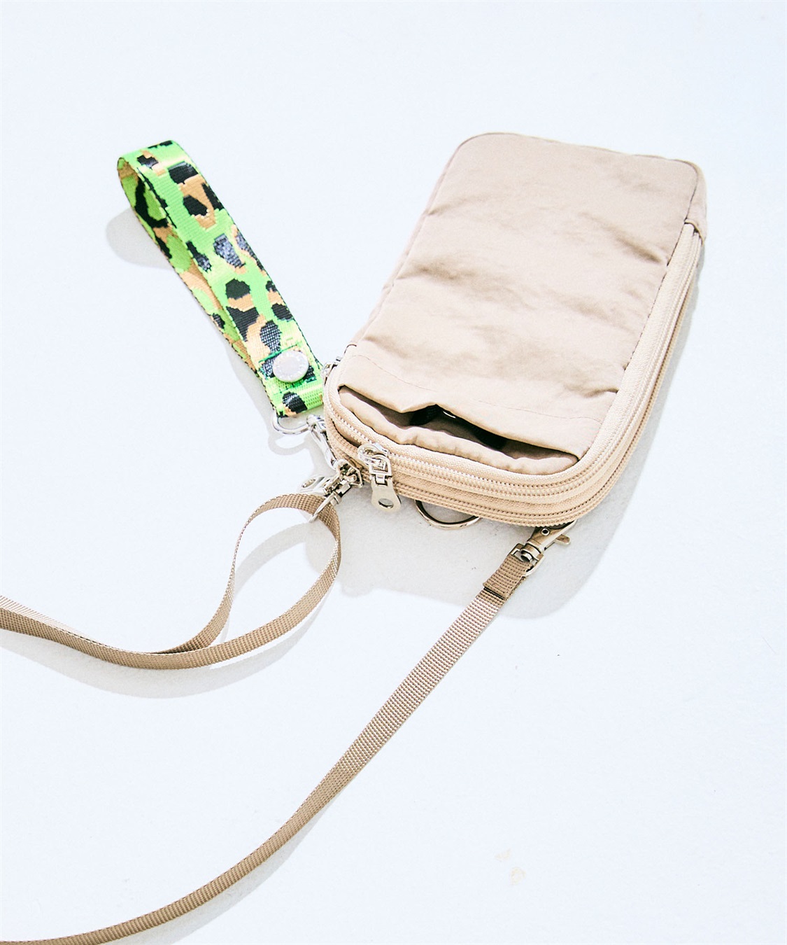 ELLEgirl ７ポケットマルチスマホショルダーバッグ_sub_8