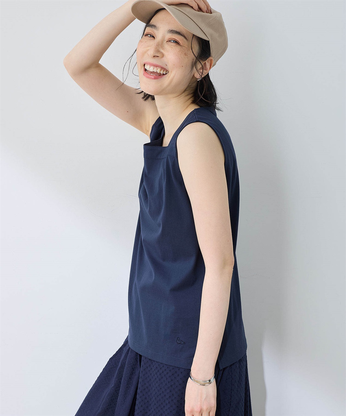 ★新品タグ付き★プリーツプリーズタンクトップ　ディープブルー ひやさらコットン】【UVカット】スクエアタンクトップ DECOY｜クロス