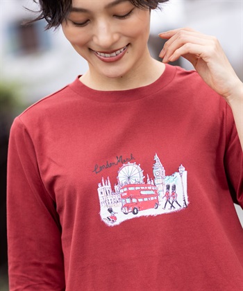 DECOY 【chiyoさんコラボ】ロンドンマーチロゴプリント7分袖Tシャツ【オーガニックコットンブレンド】_subthumb_2