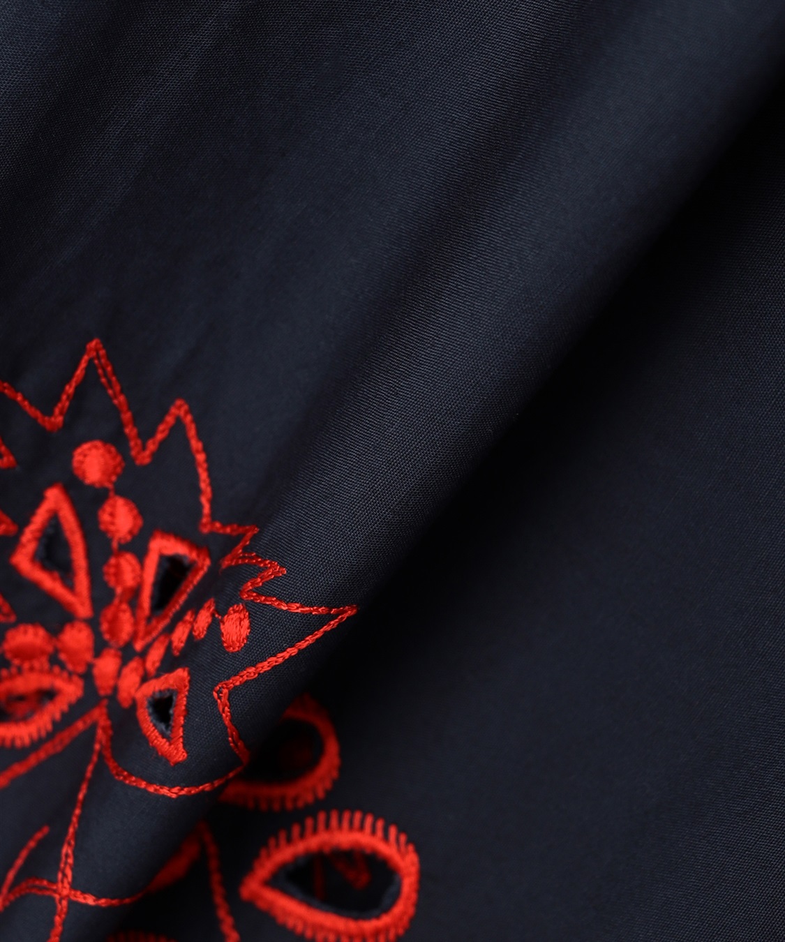 刺繍入りロング丈コットンスカート 49AV.junko shimada｜クロス