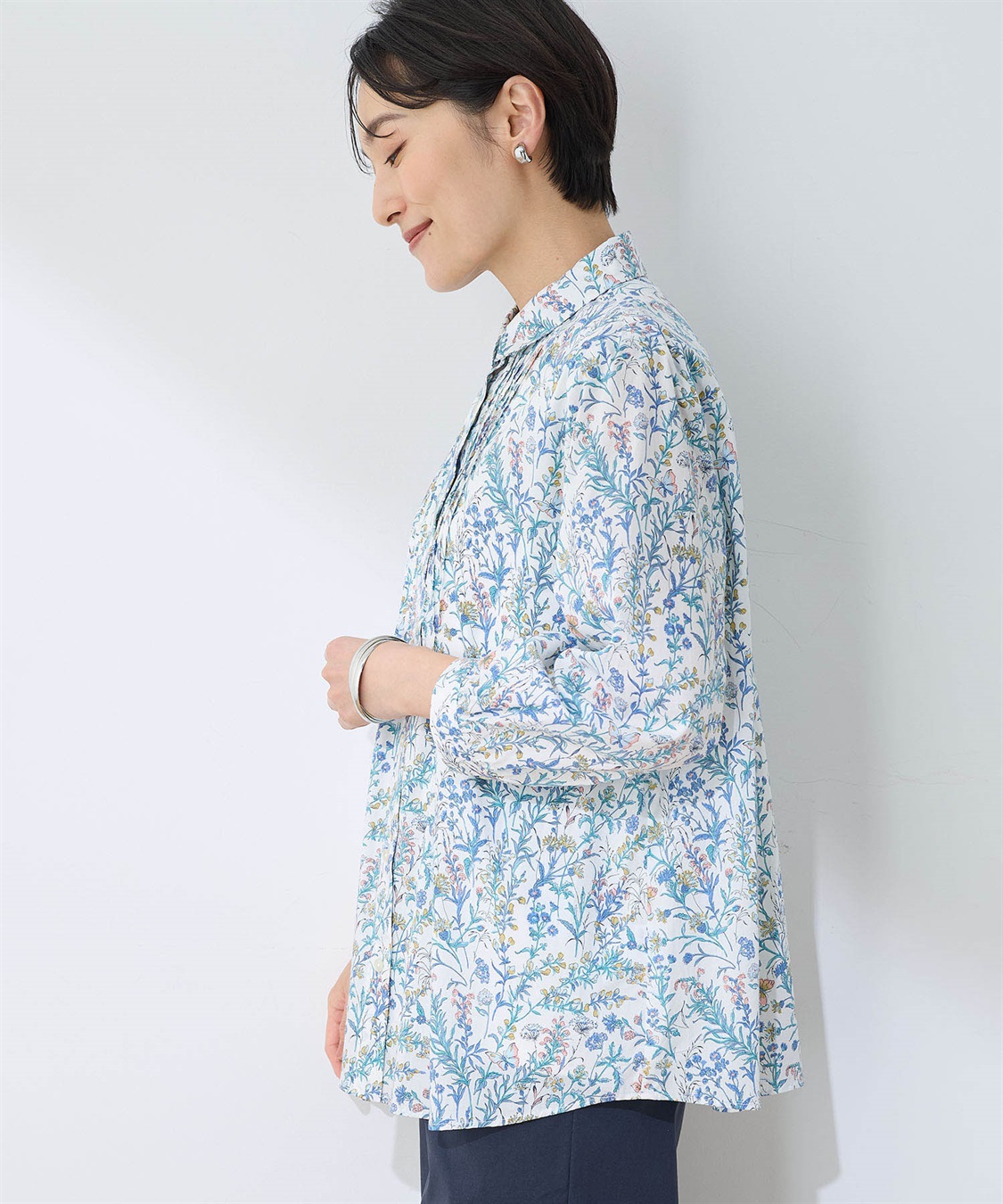 リバティ生地使用 ピンタックブラウス 来る春を祝う」 —————————————— liberty print pin tuck blouse