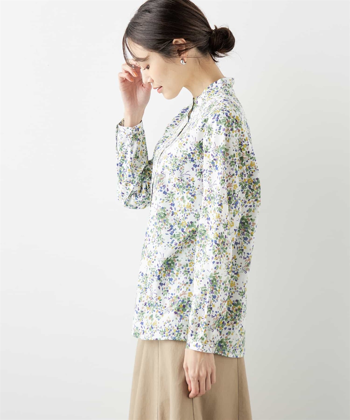 花柄スキッパーブラウス DECOY｜クロスプラス公式通販サイト