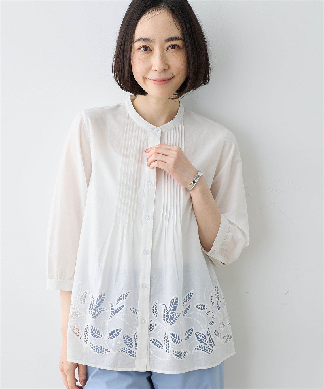 DECOY インド綿ピンタック刺しゅうブラウス_sub_1