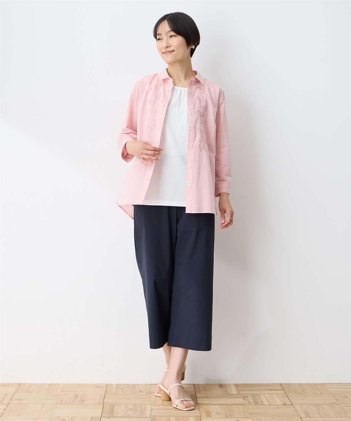 DECOY 【冷感】フロント刺しゅうブラウス_sub_2