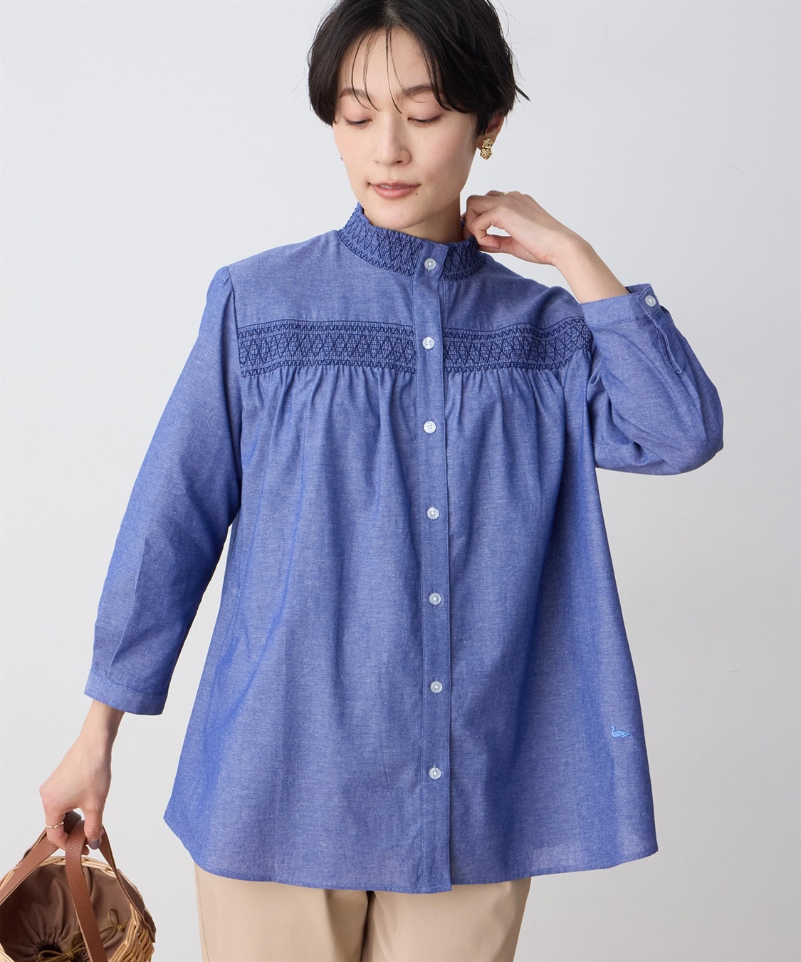 DECOY シャンブレー刺しゅうブラウス_sub_3