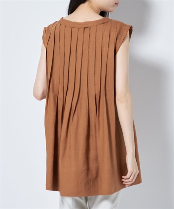 リネンフロントタックノースリーブブラウス 49AV.junko shimada 