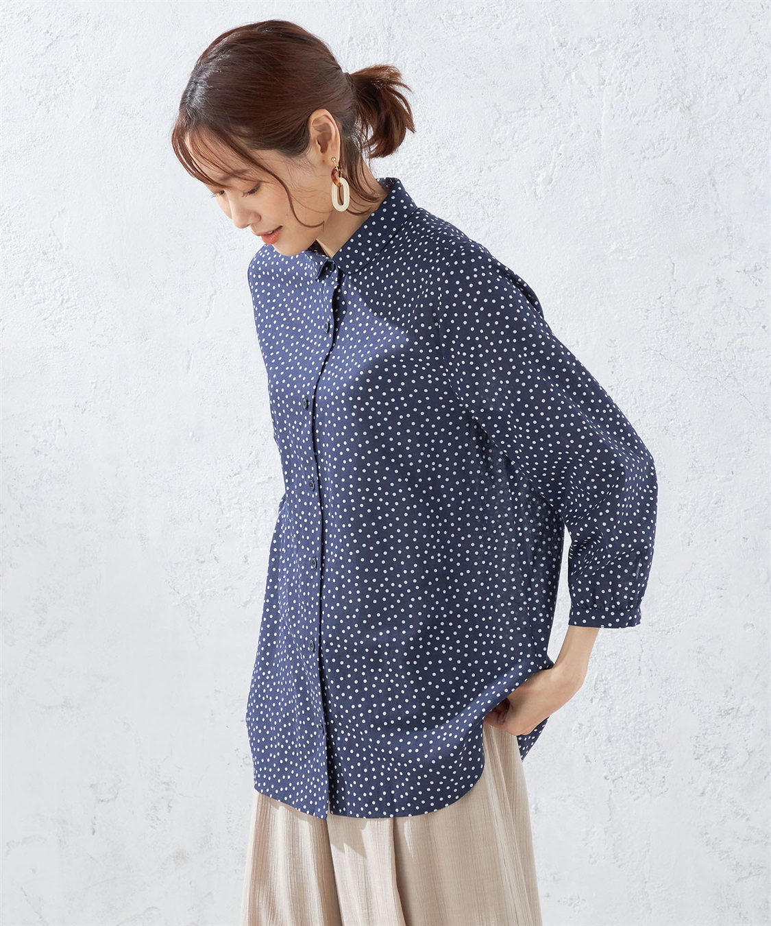 DECOY オーガニックコットンシャンブレーシャツドットプリントブラウス_sub_1