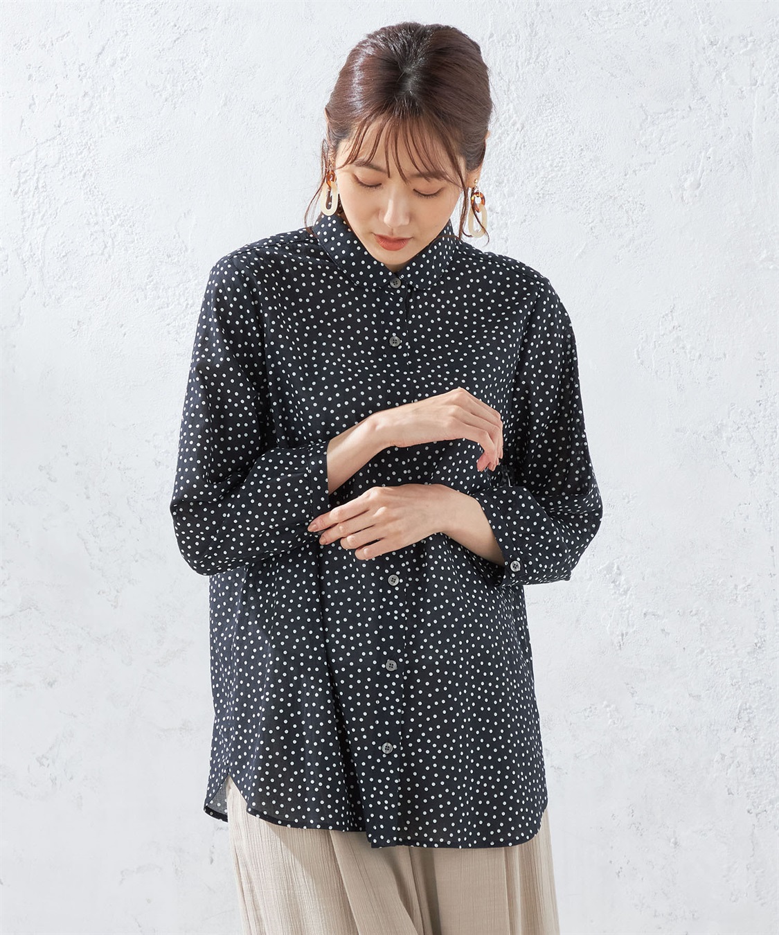 DECOY オーガニックコットンシャンブレーシャツドットプリントブラウス_sub_9