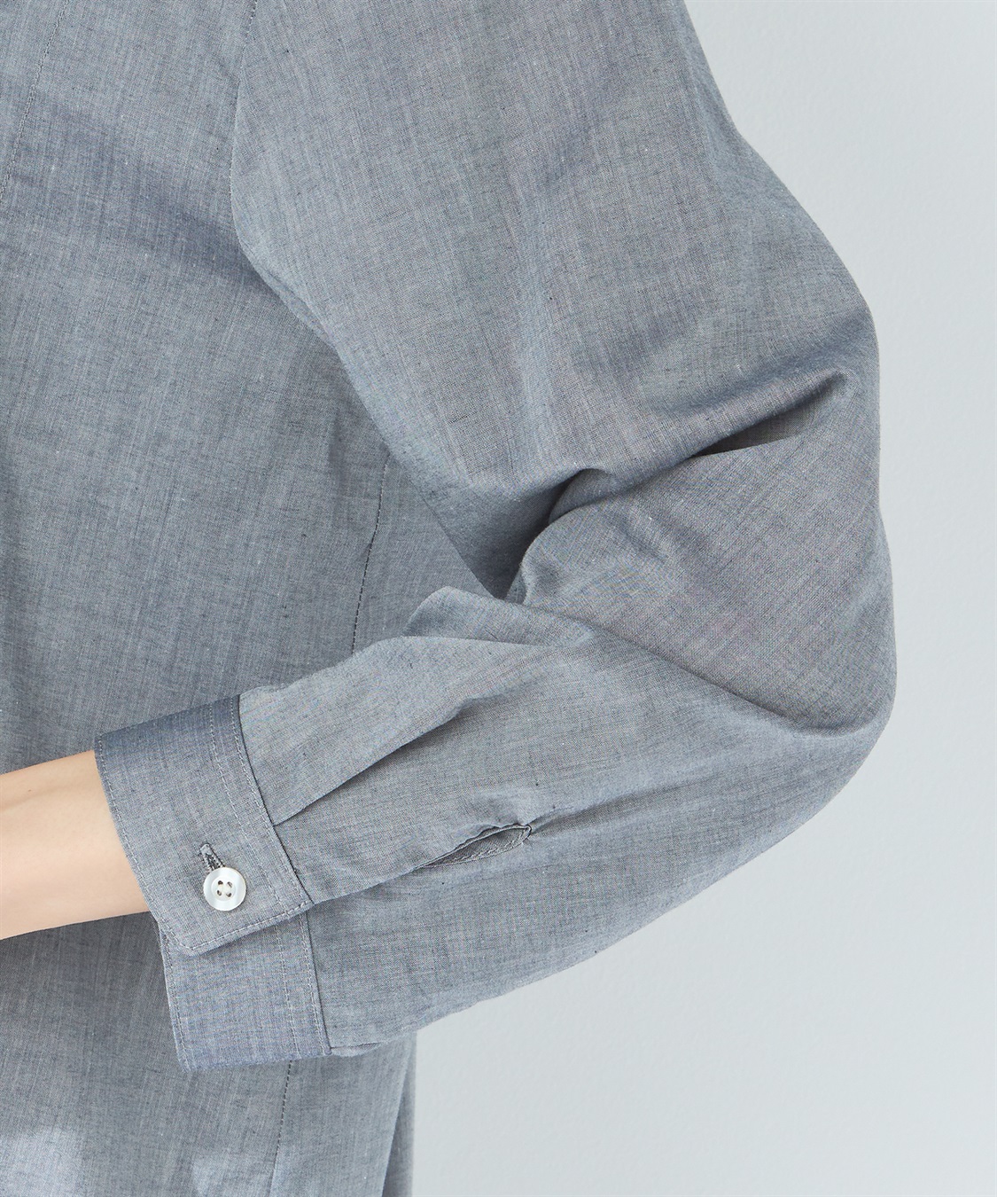 DECOY シャンブレーピンタックブラウス_sub_4