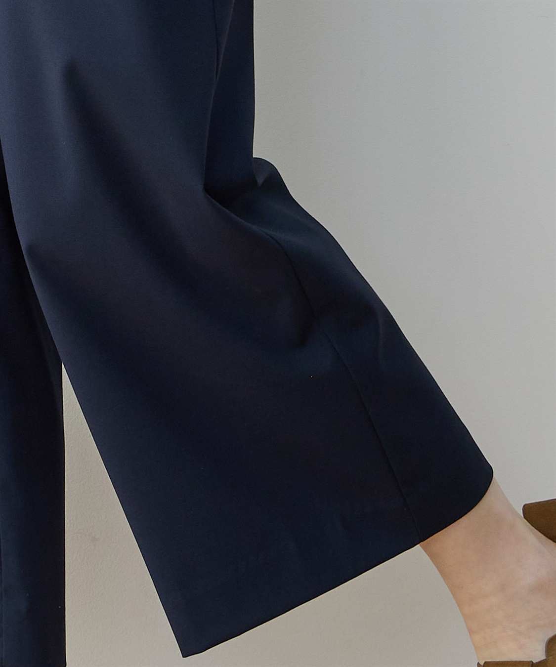 ストレッチワイドパンツ DECOY｜クロスプラス公式通販サイト